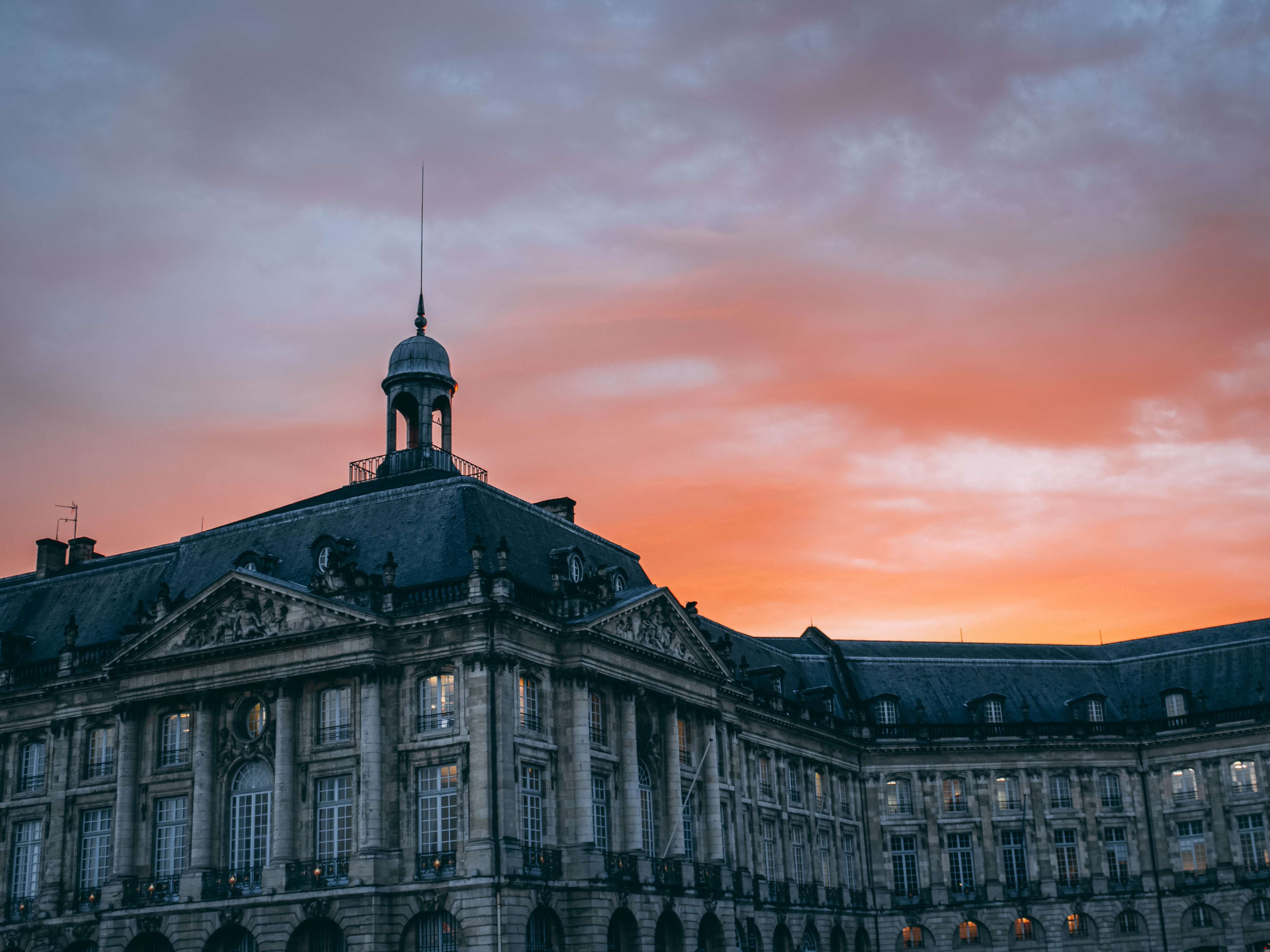 Travel Guide to Bordeaux, France
