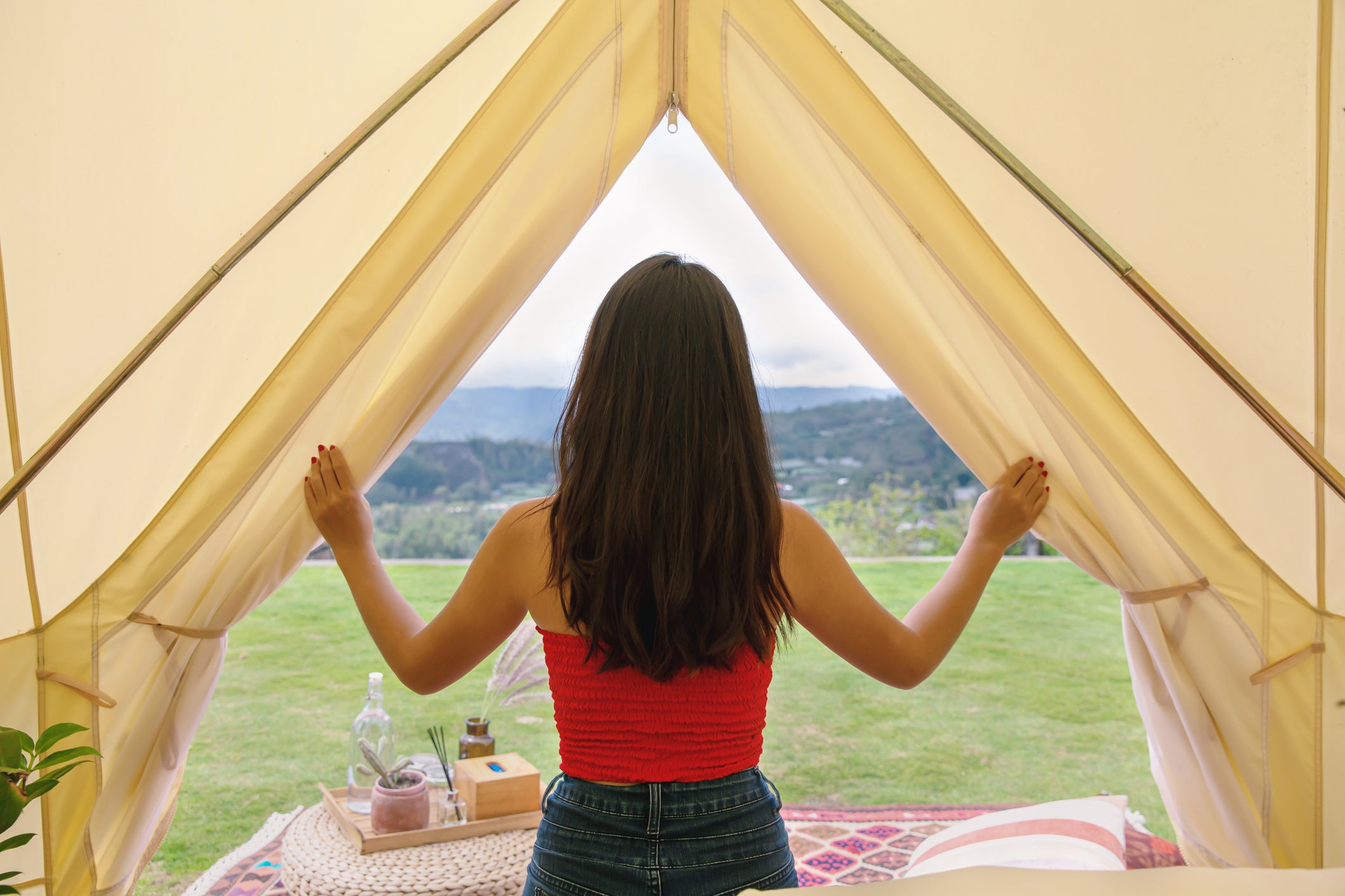 The Best Glamping Accessories and Destinations for Your Next Outdoor Adventure