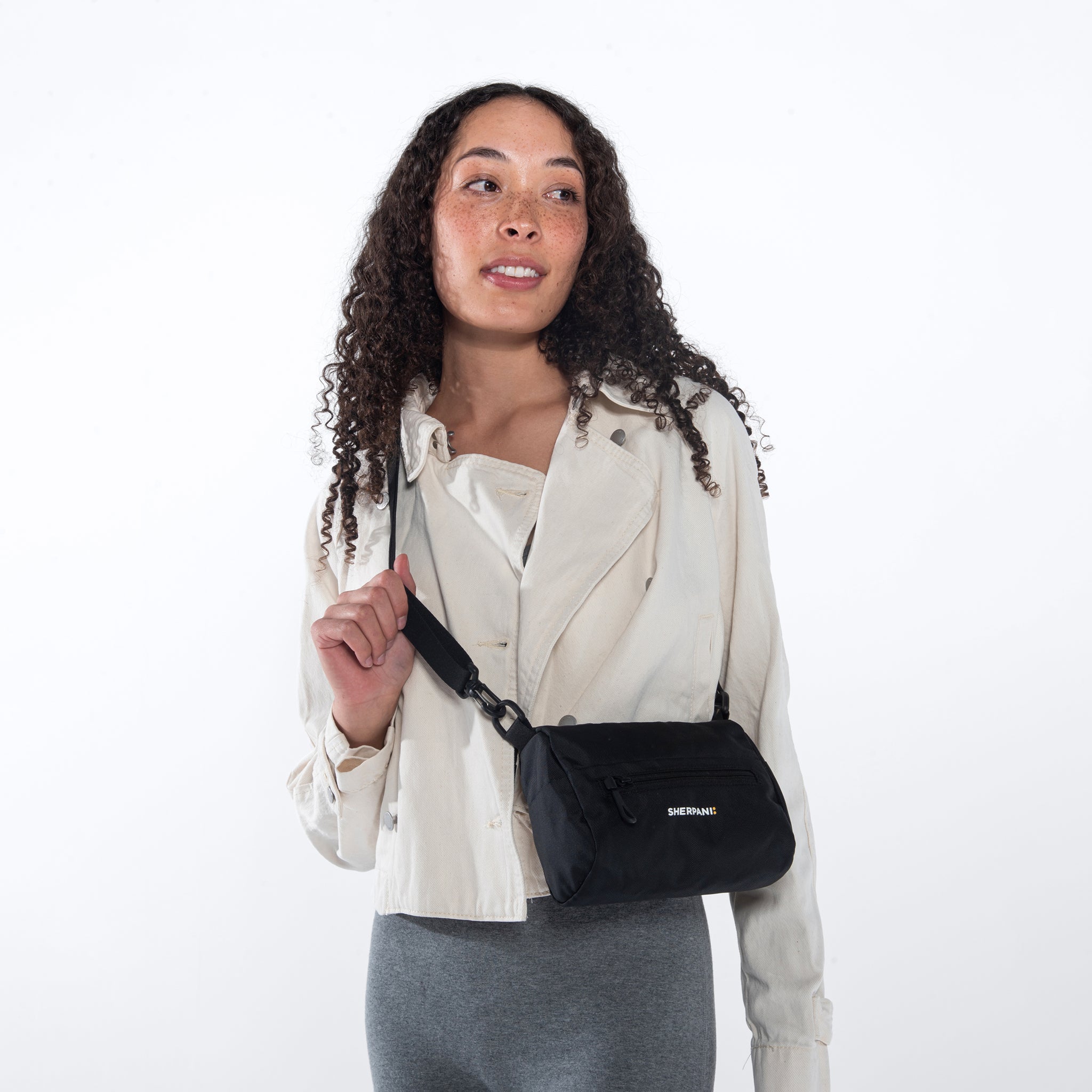 Raven Black Everyday Travel Shoulder Bag| Sherpani Skye Raven Black Everyday Travel Shoulder Bag| Sherpani Skye